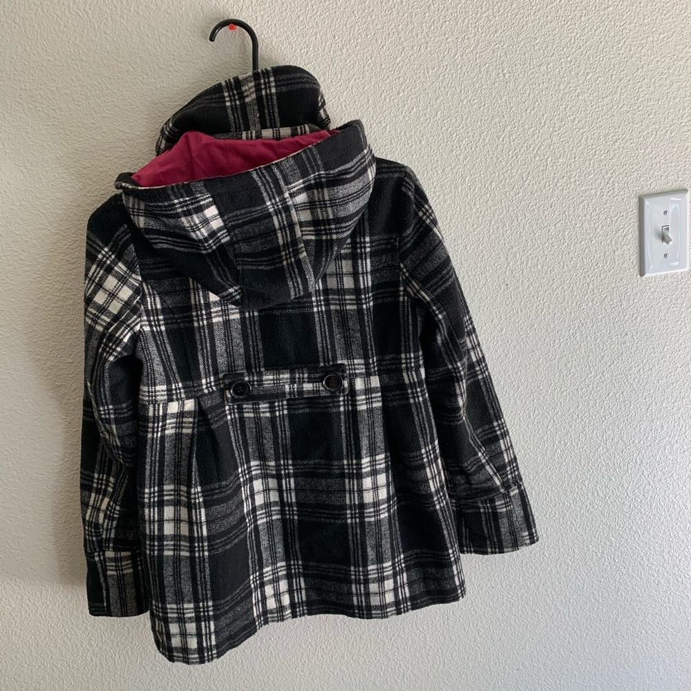 A jacket - Picture 2 of 2